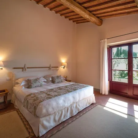 The Club House 5*