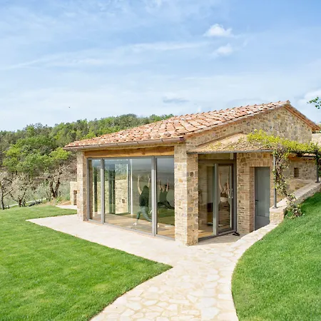 The Club House 5*
