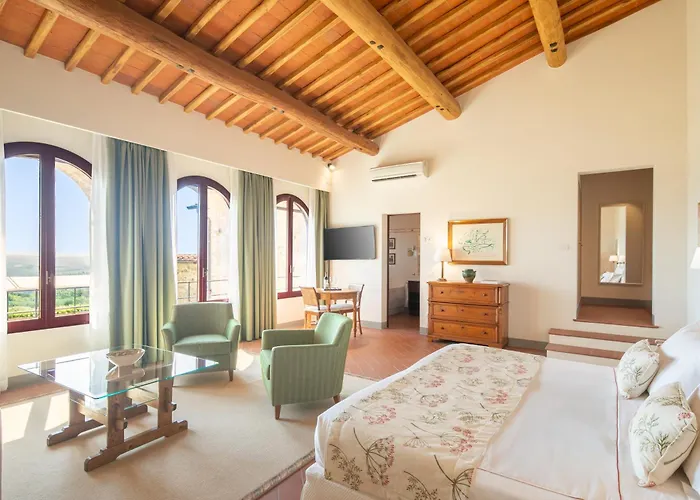 The Club House Hotel 5*
