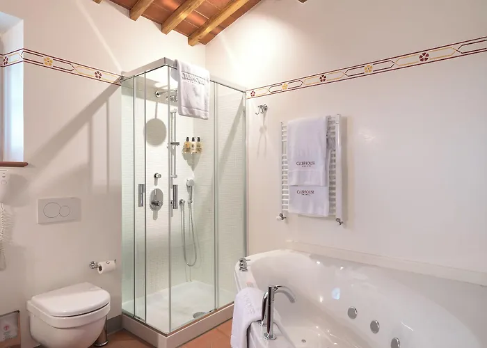 The Club House 5*